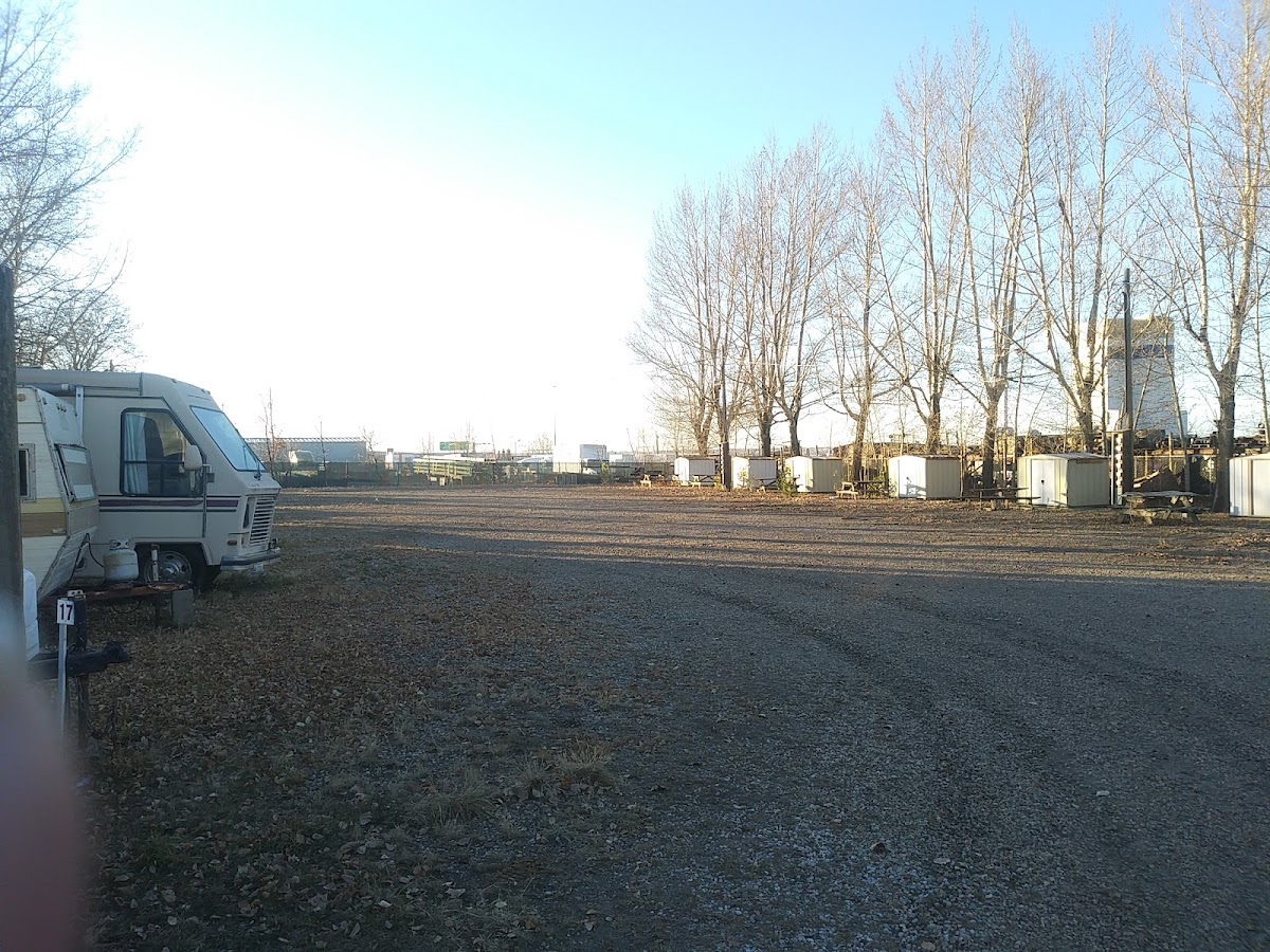 Clover Court Motel & RV Park